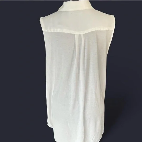 Jones New York White Sleeveless Blouse with Gold Buttons - Picture 4 of 5